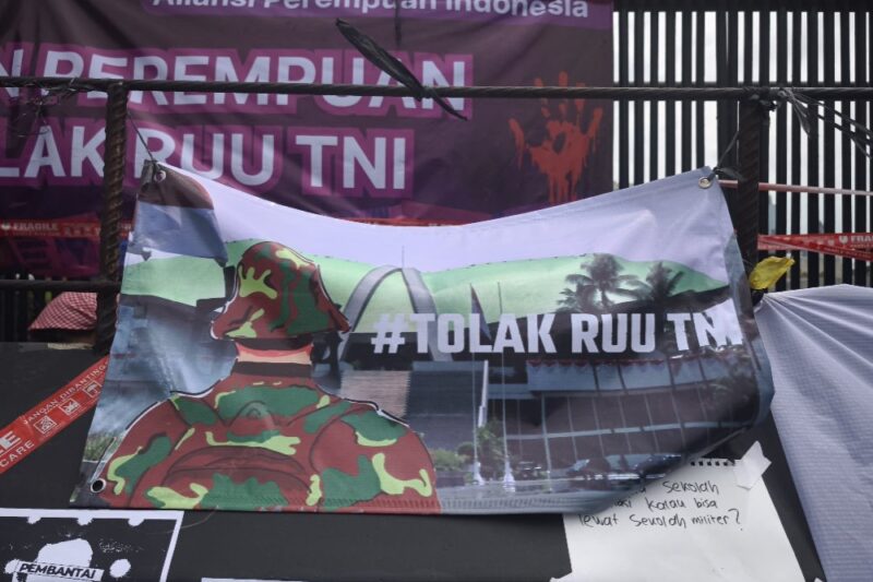 Bandung Trending di Medsos, Aksi Tolak Dwifungsi ABRI Berlangsung sampai Dini Hari dan Ricuh